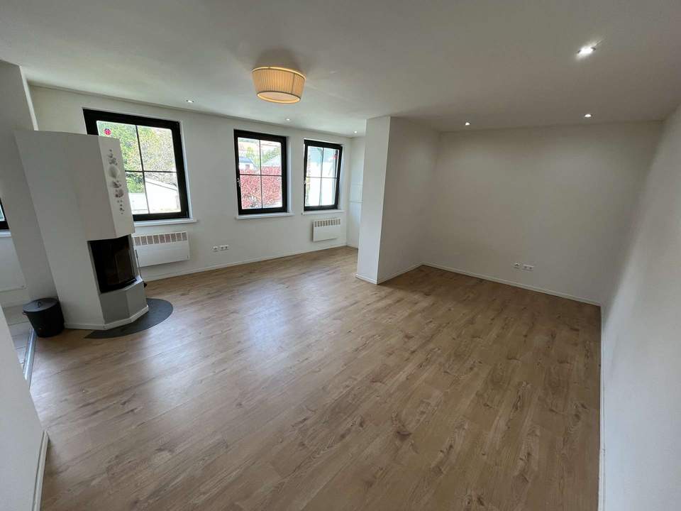 AB JUNI: Tolle 1-Zimmer-Wohnung mit Einbauküche und Kamin in Bad Vöslau/Gainfarn