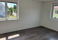 PROVISIONSFREI! Wunderschöne Doppelhaushälfte mit ca. 160m² Wfl., 5 Zi, Garten, Terrasse 2 Stellplätze in der Nähe von Wiener Neustadt