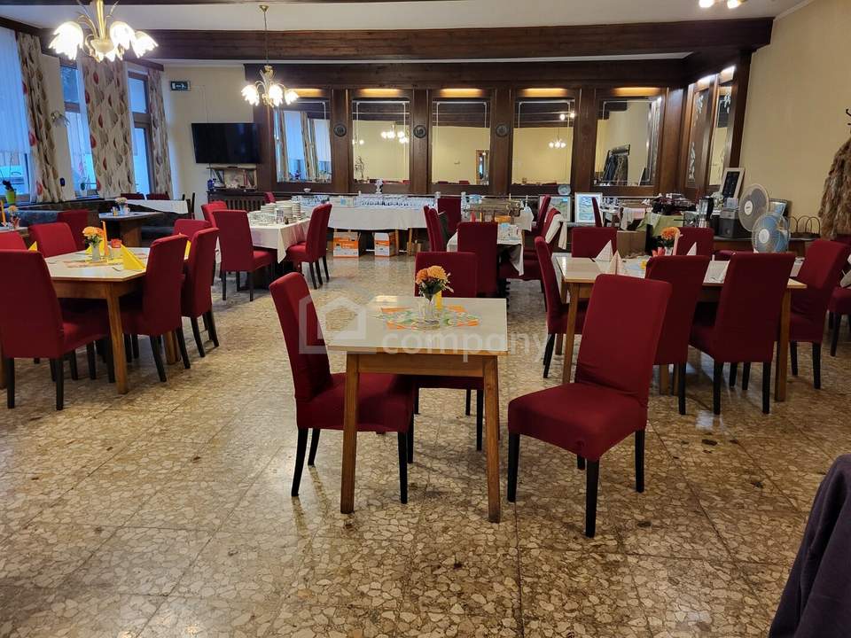 Gasthaus in Otterthal mit Festsaal, 10 Zimmern und zwei Wohneinheiten