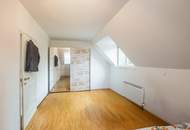 Traumlage Freisaal: Gepflegte Zweizimmerwohnung im Dachgeschoss