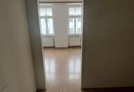 93 m² voller Möglichkeiten: Gestalten Sie Ihr persönliches Altbaujuwel Sanierungsbedürftig