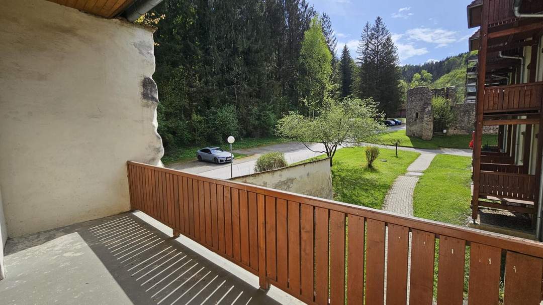 Unbefristete 3-Zimmer-Wohnung mit schönem Ausblick und Balkon!