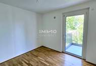 Provisionsfrei: Dachgeschoßwohnung mit 2 Zimmern, Grünblick und Ruhelage