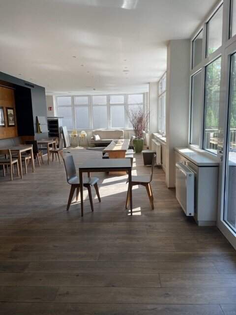 Moderne, neuwertig ausgestattete 269,42 m² Cafeteria in Ärztezentrum!