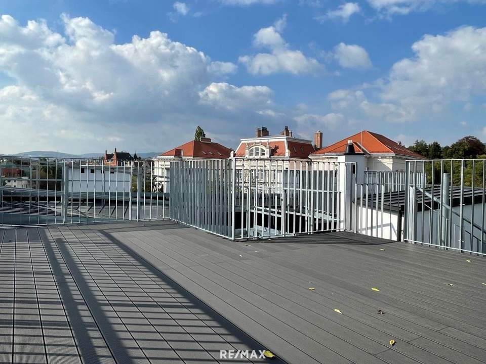 DACHGESCHOSS-Traum in Döbling: 3 Zimmer, sehr große Dachterrasse mit Ausblick, Balkon, 2 Loggien, Klimaanlage, Lift, Top-Ausstattung