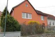 Gepflegtes Landhaus mit Carport, Nebengebäude, Garten und uneinsehbarem Innenhof