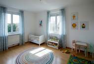 Sonnige Wohnung mit schöner Raumaufteilung, Balkon, 2 Parkplätze