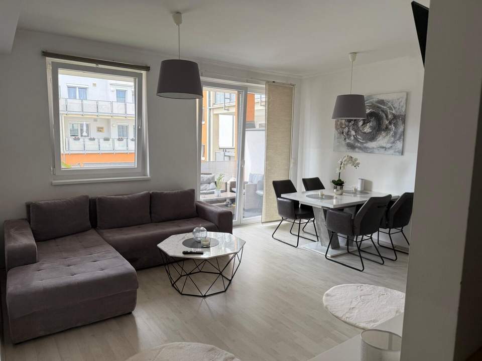 Vösendorf Seepark, Stilvolle 3- Zimmer- Wohnung mit Balkon und Parkplatz