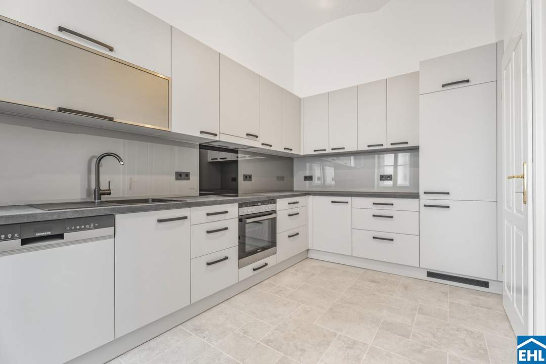 Zwischen Tradition & Moderne – Ihr neues Zuhause im Stilaltbau mit DG-Ausbau