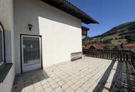 Renovierungsbedürftiges Haus mit schöner Aussicht und großem Potenzial