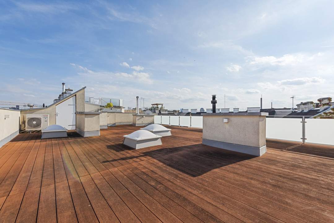 Außergewöhnlicher DG-Ausbau in Naschmarkt-Nähe // 155 m2 Dachterrass + Garage!