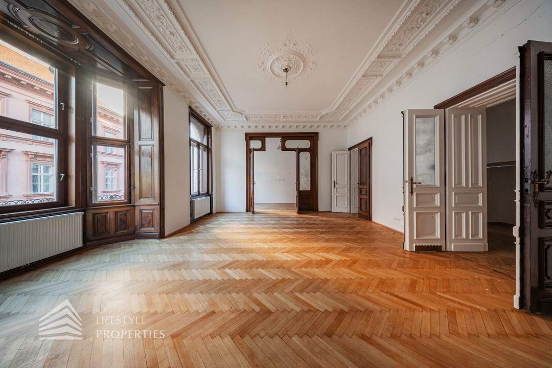 Elegante 5-Zimmer Altbauwohnung mit Balkon, Nähe Spittelberg