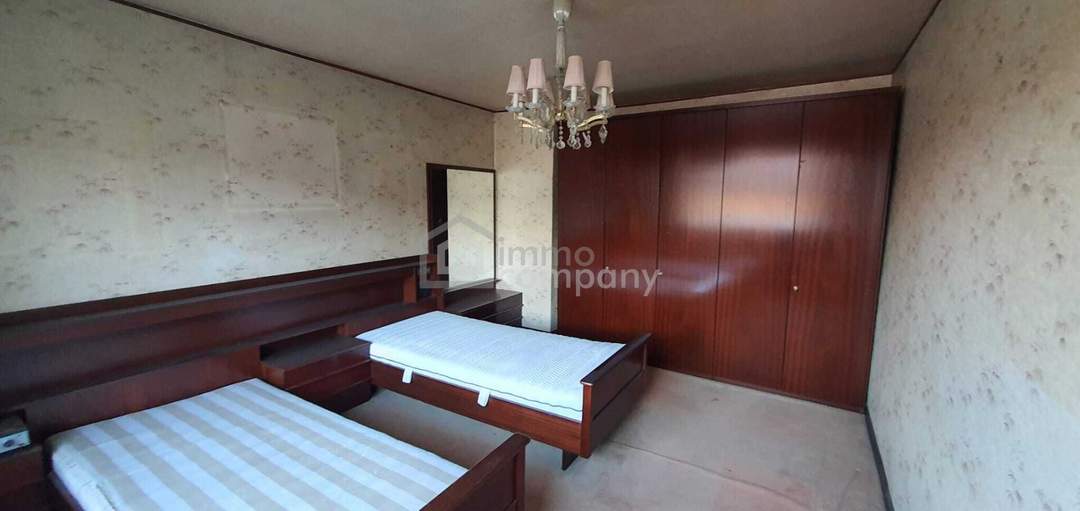 Großzügiges 4-Zi-Haus in Poysdorf mit Garten, 2 Garagen, 2 Bädern – 230.000 €