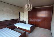 Großzügiges 4-Zi-Haus in Poysdorf mit Garten, 2 Garagen, 2 Bädern – 230.000 €