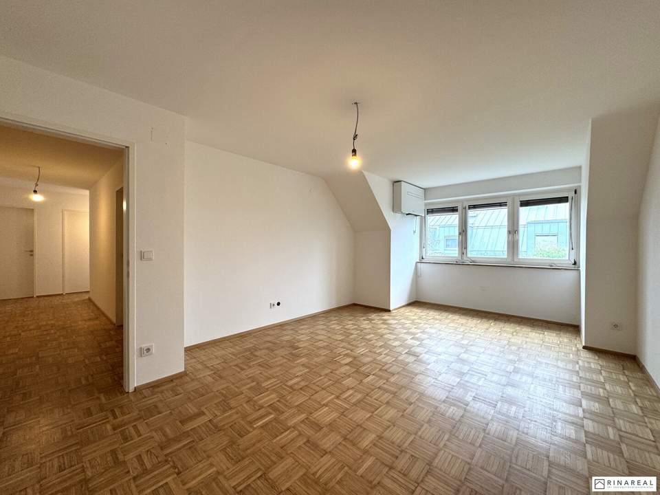 Großzügige und helle 2 Zimmer Wohnung im Dachgeschoss | ca. 63 m² | Klimaanlage | zzgl. PKW-Stellplatz | Friedrich Schiller-Straße