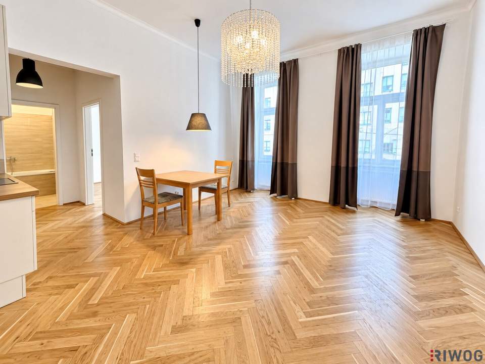 Sanierte 2-Zimmer Altbauwohnung mit Balkon