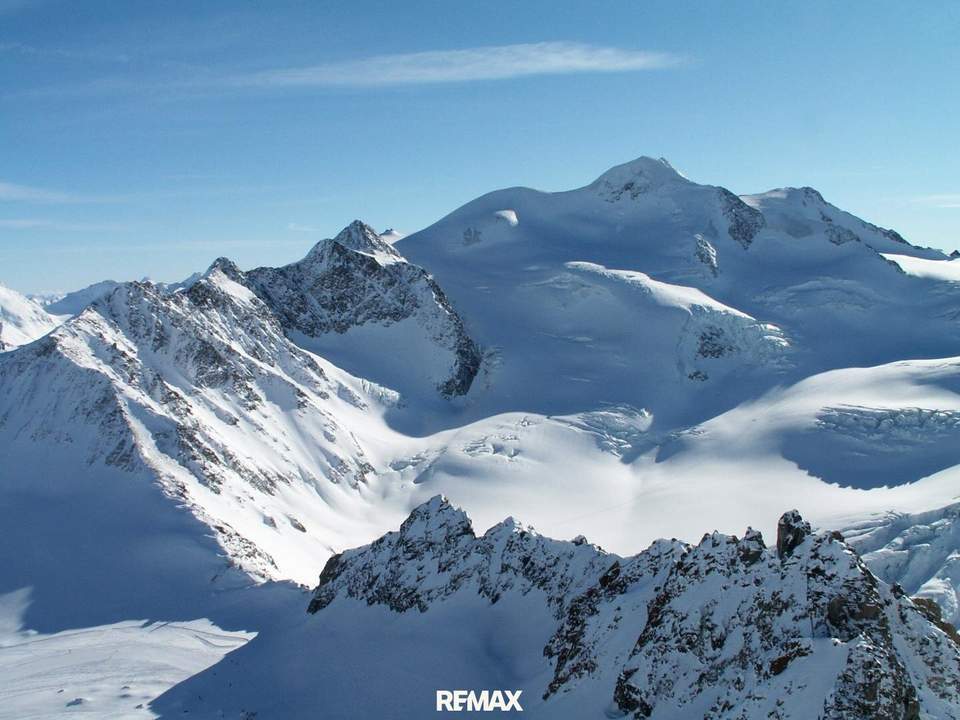 Alpine Eleganz – Stilvolles Apartment mit Service in Sölden!