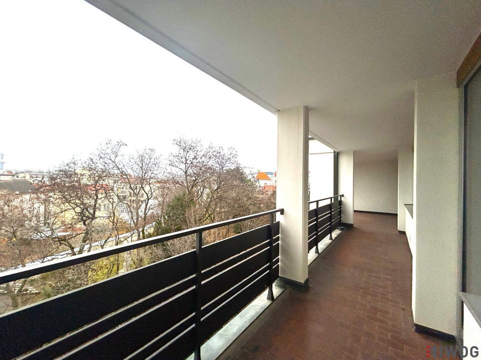 Top Lage im Neunten I 2 Loggien I Stellplatz I Pool und Sauna I zwischen Währinger Straße und Liechtensteinstraße I Nähe U4 und U6