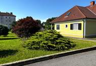 Sonniges Wohnhaus mit Garten und Nebengebäude in zentraler Stadtlage