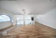 Elegantes Geschäftslokal mit Galerie