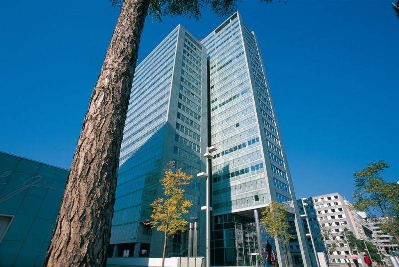 Modernes Büro im Ares Tower zu mieten