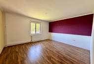 Großzügiges Familienhaus rd. 234 m² Wnfl. mit 1.446 m² Grundstück &amp; großem Entwicklungspotenzial!