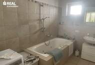 sREAL- LANDLEBEN MIT CHARAKTER - Historisches Bauernhaus mit Scheune, Backstube, Pool und 1.296 m² Grund