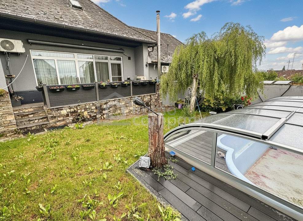 Großes Mehrfamilienhaus in Artstetten, 17 Zimmer, Garten, Garagen, Top Ausstattung!