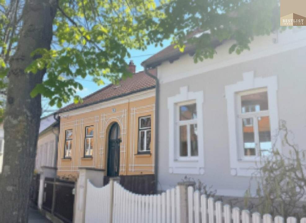 Charmantes Stadthaus in Baden – ruhige Lage mit großem Garten &amp; Entwicklungspotenzial