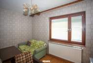Sanierungsbedürftiges Wohnhaus in sonniger Lage