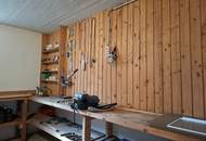 Ruhig gelegenes Einfamilienhaus mit Garage und Nebengebäuden