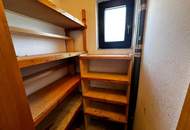 ***OPEN HOUSE Freitag, 29. Mai 2026 von 13 - 15 Uhr*** Sanierungsbedürftiges Einfamilienhaus mit Werkstatt und Carport