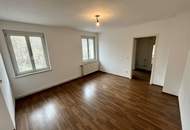 Helle 2-Zimmer-Wohnung mit Balkon und KFZ-Stellplatz