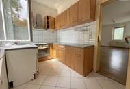 Sanierungsbedürftige 74m2 Altbauwohnung mit enormen Potenzial, Carport &amp; großzügigem Keller – Ihr neues Zuhause in Graz! Innenhof-Balkon kann bewilligt werden!