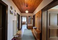 Ruhig gelegenes Einfamilienhaus mit Garage und Nebengebäuden