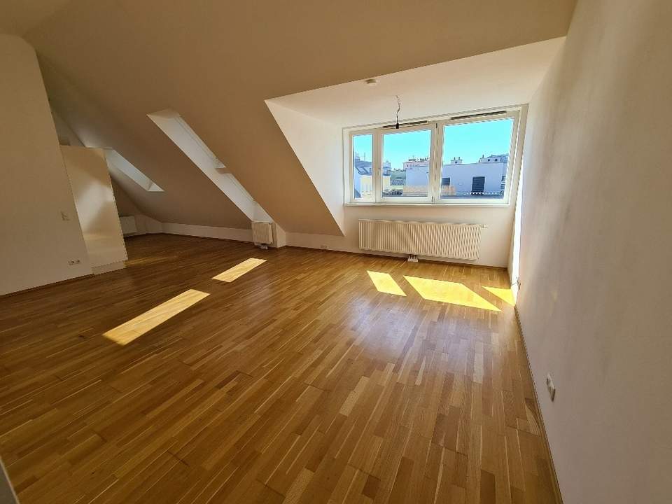 Perfekt aufgeteilte 3-Zimmer-Dachgeschosswohnung in unmittelbarer Nähe zur Herz-Passage!