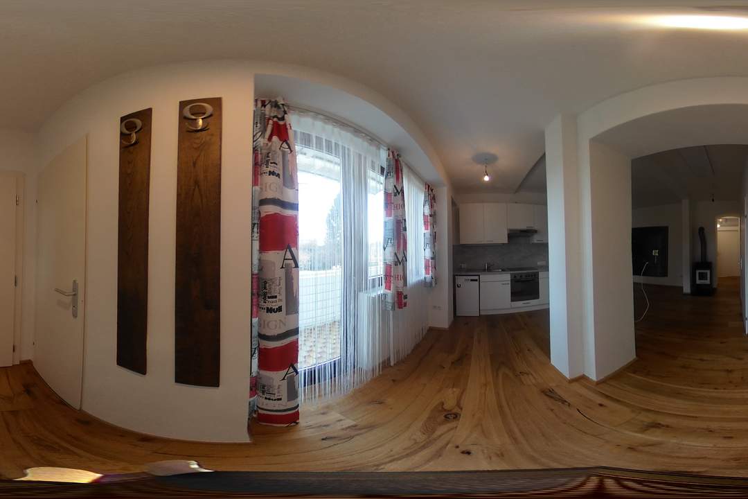 Kernsanierte 3-Zimmer-Wohnung mit Balkon und Blick ins Grüne