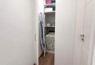 Schlitters: Kernsanierte Dachgeschosswohnung mit Balkon und Garten, 3 Schlafzimmer plus ein großer Raum für Gäste oder Homeoffice