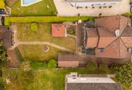 Top-gepflegtes Haus mit Garage, Nebengebäude & Traumgarten im 22. Bezirk