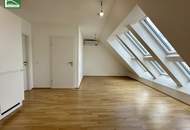 Moderne 2-Zimmer Dachgeschosswohnung mit Klimaanlage, Einbauküche und Terrasse - ab 15.04. beziehbar!