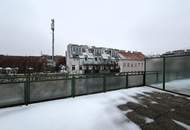 Klimatisierte Dachgeschosswohnung mit 4 Schlafzimmer und Garage // Air-conditioned attic apartment with 4 bedrooms and garage //