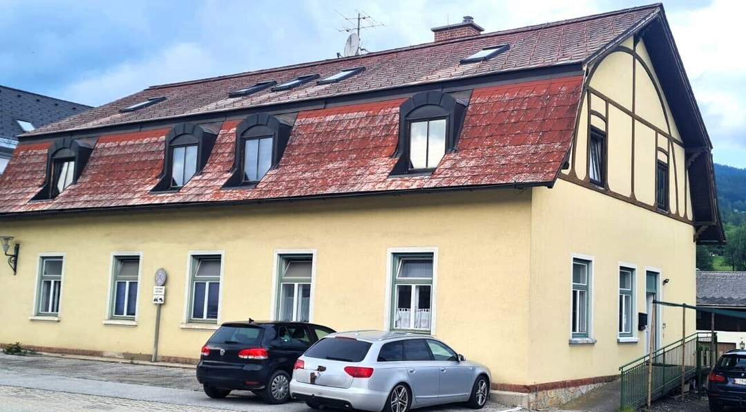 Großteils vermietetes Mehrparteienhaus in sehr guter Lage - Revitalisierungsbedarf