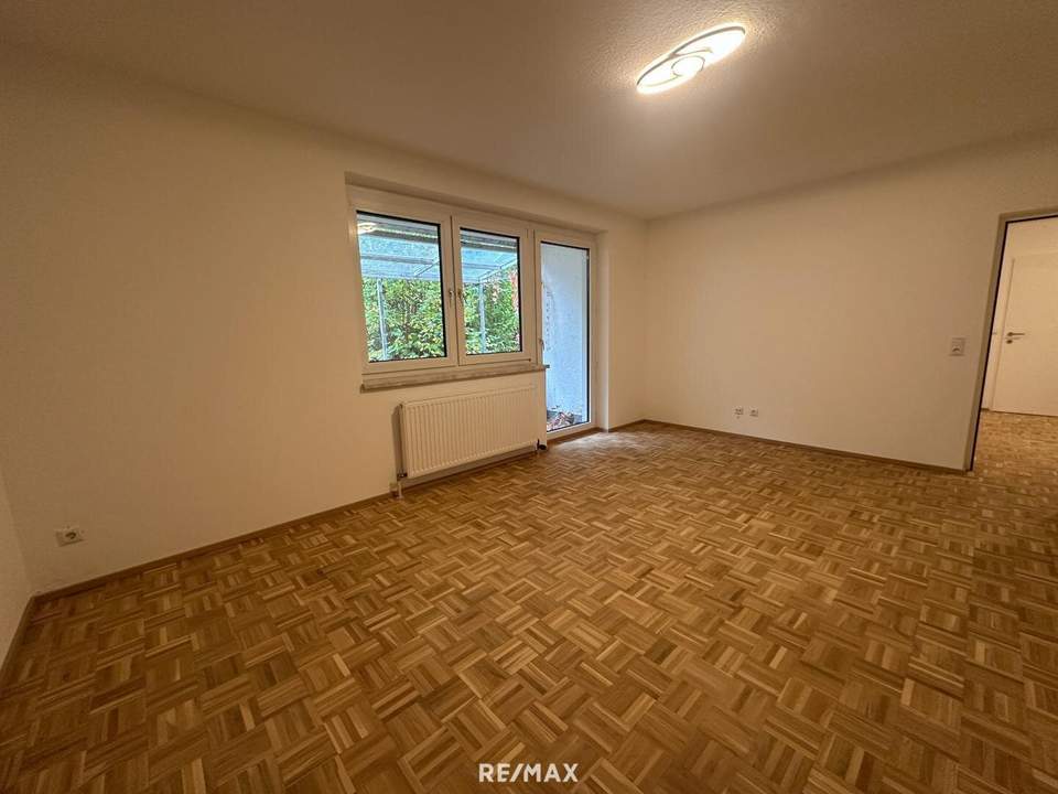 frisch renovierte 3-Zimmer-Wohnung mit grüner Terrasse
