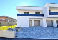 ERSTBEZUG! Exklusive Haushälfte mit Klima, Garage, Garten u. Pool