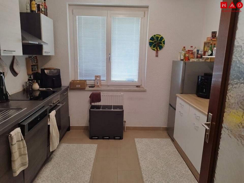 Viel Platz für Ihre Familie! Gemütliche 4-Zimmer Wohnung mit großer Loggia umgeben von Grünflächen! Beste Infrastruktur!