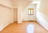 Großzügige 6-Zimmer-Wohnung im charmanten „Adlerhof“ - inkl. Eigengarten und Stellplatz