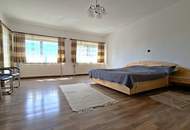 Großzügiges ökologisches Einfamilienhaus in Wiener Neustadt mit Pool, Balkon und viel Ausbaupotential!