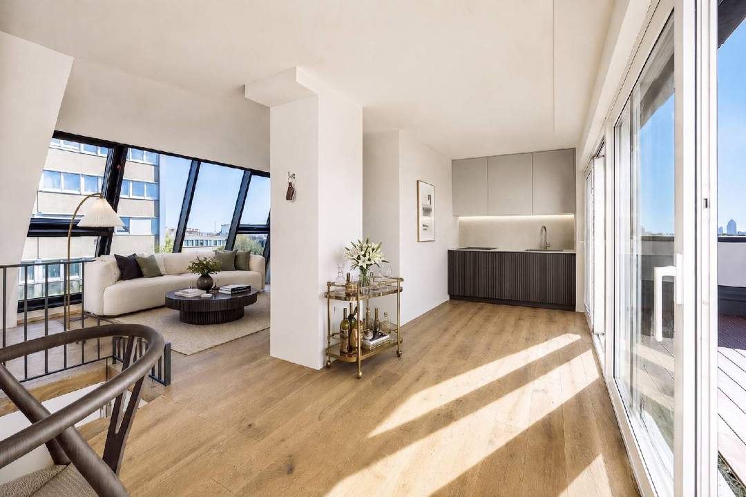 Sommerbonus bis 31. Juli - ERSTBEZUG: Dachmaisonette mit Südterrasse in charmantem Altbau