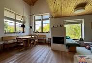 Außergewöhnliches Haus mit separater Wohneinheit oder Praxis auf ca. 5.863 m² Grund in idyllischer Ruhelage nahe der Bezirkshauptstadt Ried im Innkreis!