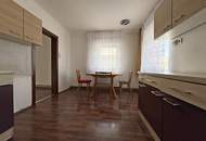 Solides Einfamilienhaus mit idyllischer Ruhe Oase